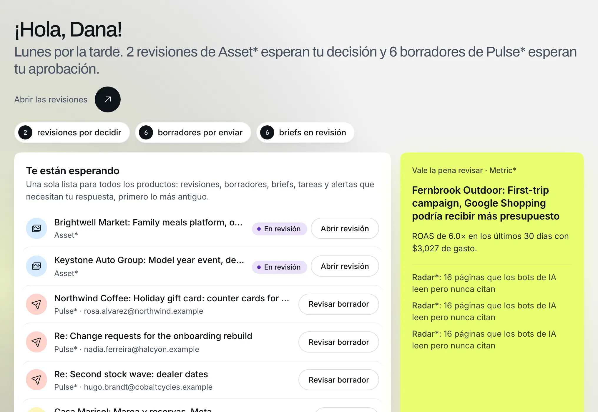 El inicio de Hub de una agencia de ejemplo: un saludo, lo que te espera en todos los productos y una oportunidad que vale la pena revisar